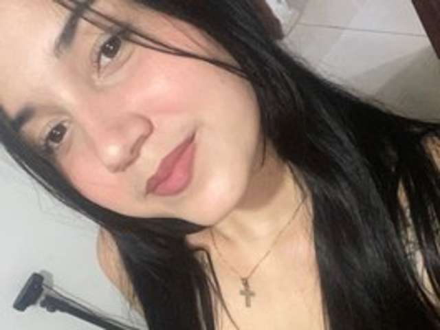 go to chat with Zaira-Lux