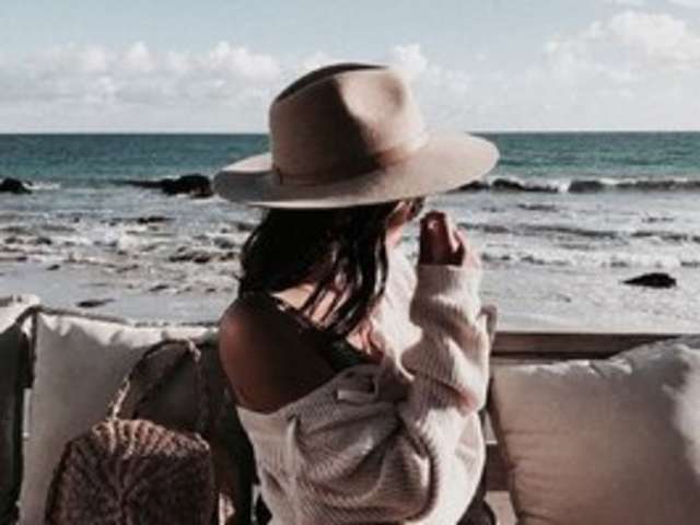 go to chat with Zara-Bianco