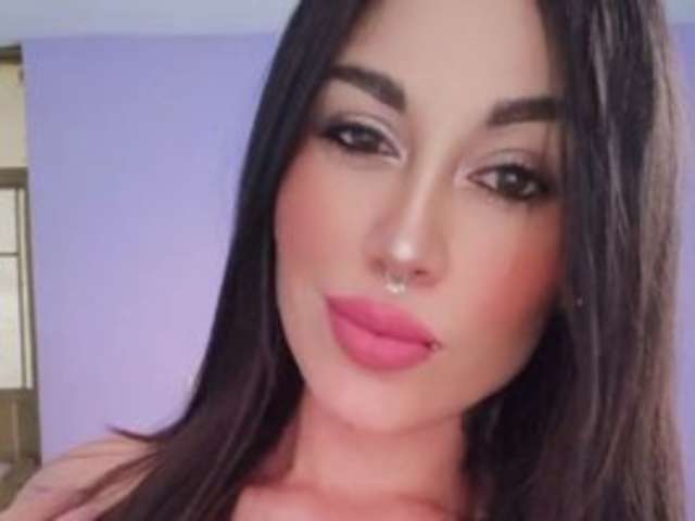 go to chat with Zara-stons