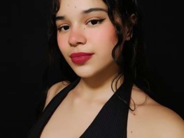 go to chat with ZinaCute