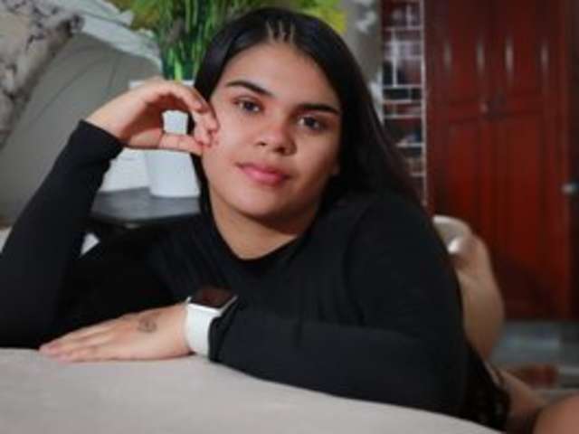 go to chat with alanasaenz