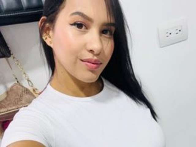go to chat with alaylarose