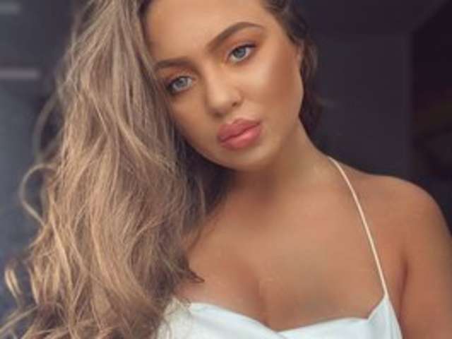 go to chat with alexispixie
