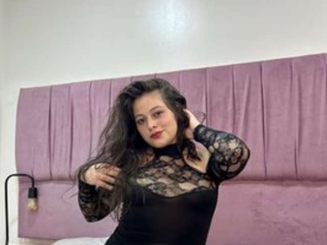go to chat with alicewatts