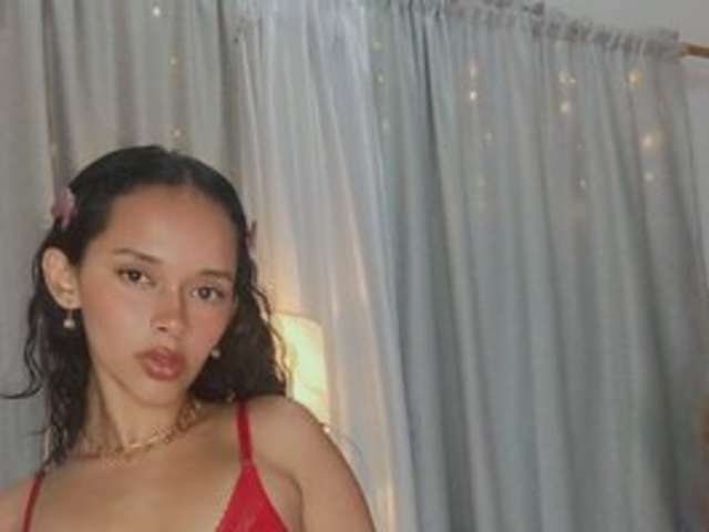 go to chat with alicia--kiss