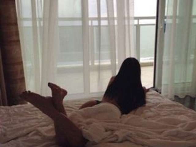 go to chat with alondra_groot
