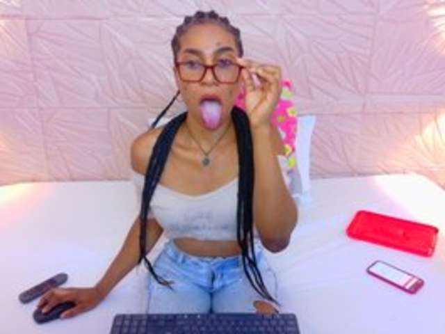 go to chat with amarantha-love18