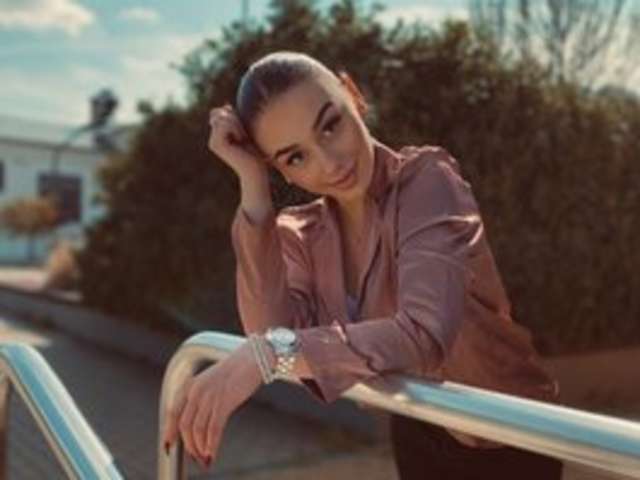 go to chat with amylure