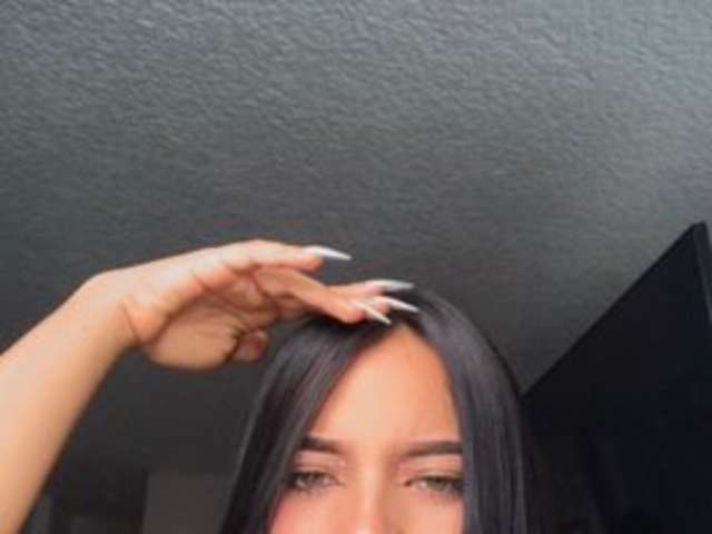 go to chat with anie-evanss