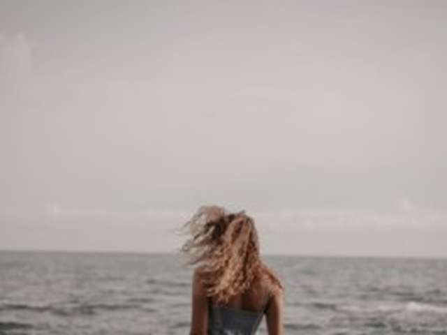 go to chat with april-1