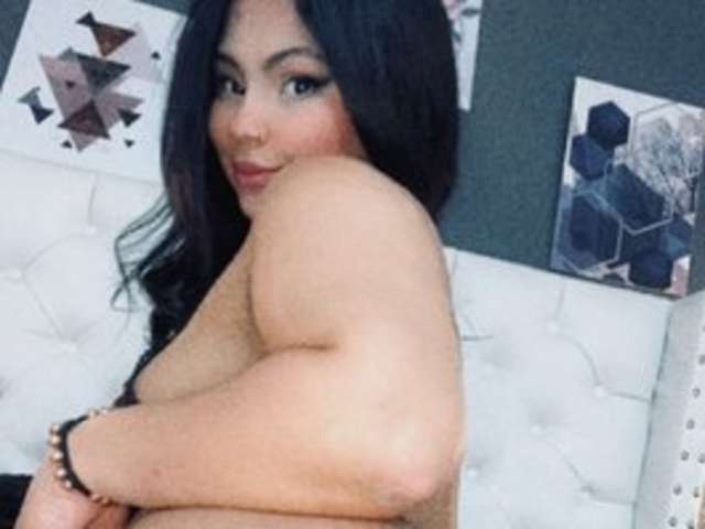 go to chat with april-jhonsson