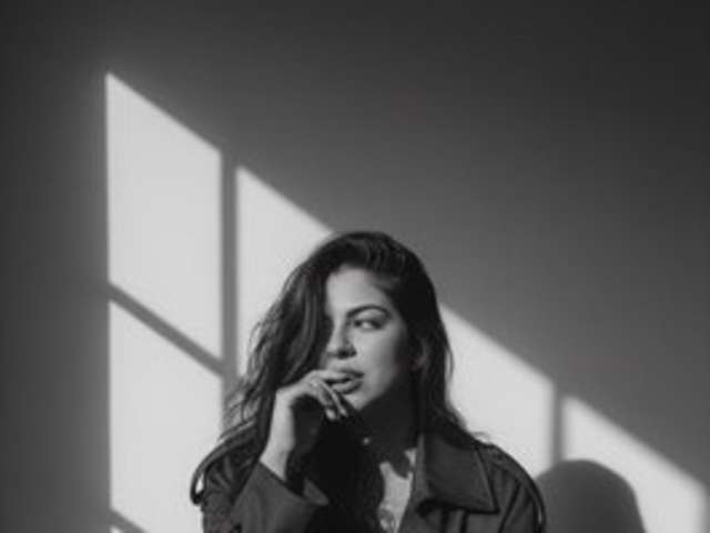 go to chat with ayanahot