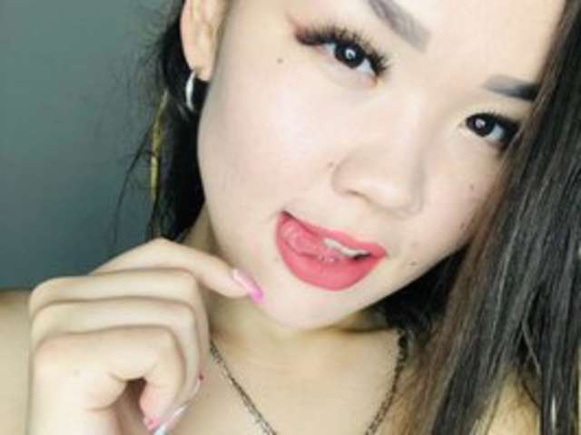 go to chat with azur-moon