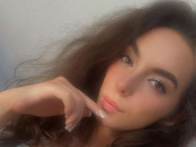 go to chat with bellaqueen0701