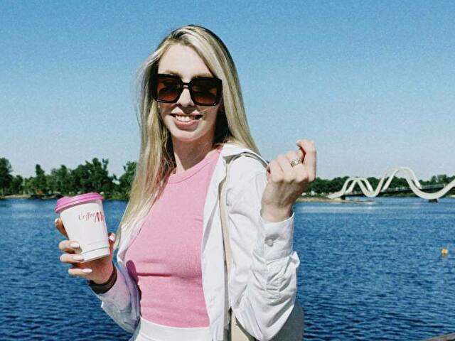 go to chat with blondeee