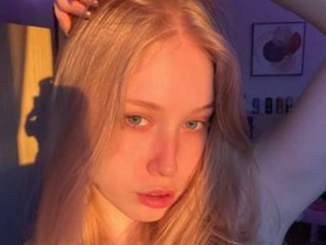 go to chat with blondieangelme
