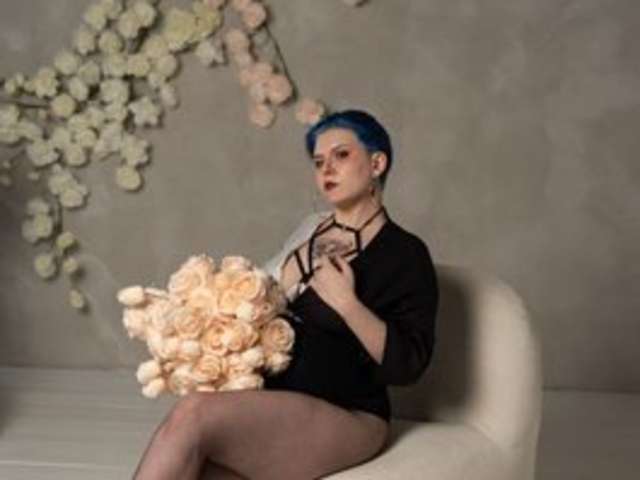 go to chat with bluelunaray