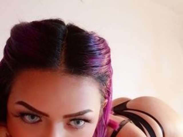 go to chat with bombonsitoxxx