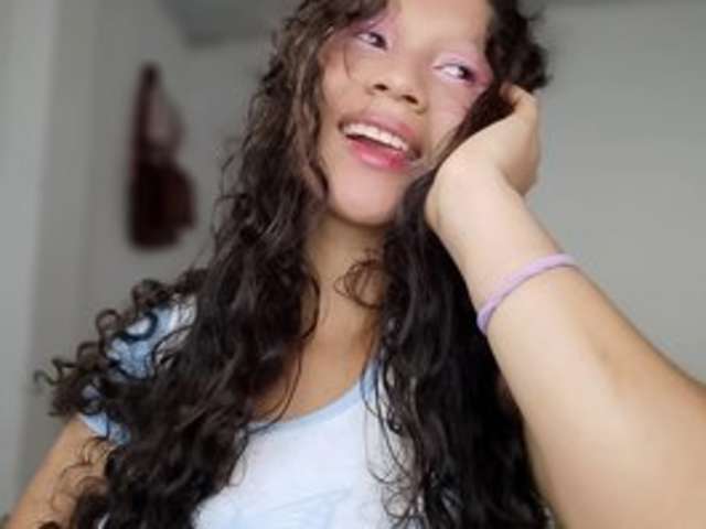 go to chat with boobiessqueen