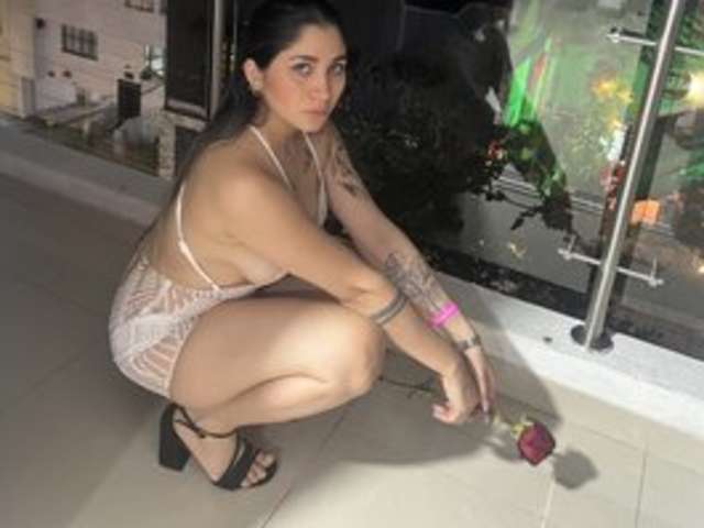 go to chat with britt-grey