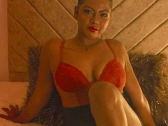 go to chat with brunette-barbie