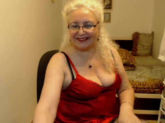 GRANNYNEEDS free sexy photo