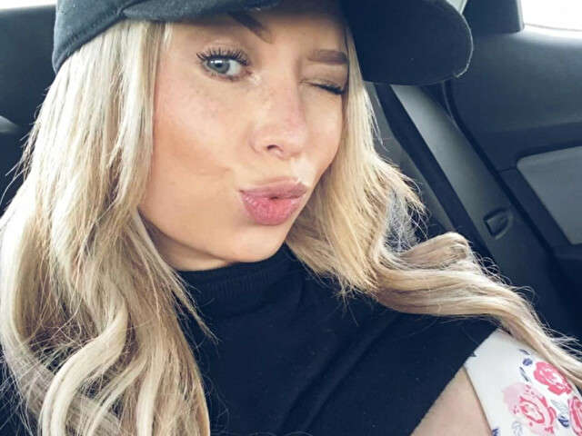 STOUTBLONDJE free sexy photo