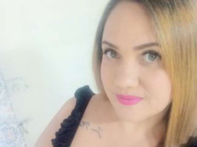 CAMILAFOX amateur webcam photo