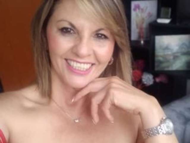 go to chat with carla-lopera