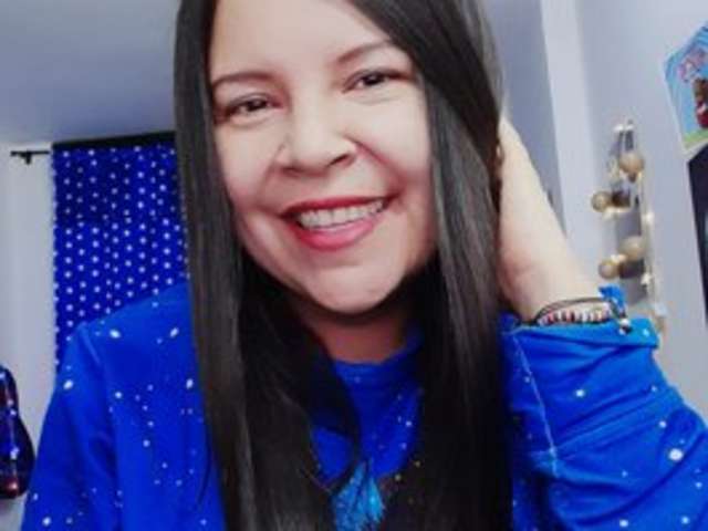 go to chat with clarie-
