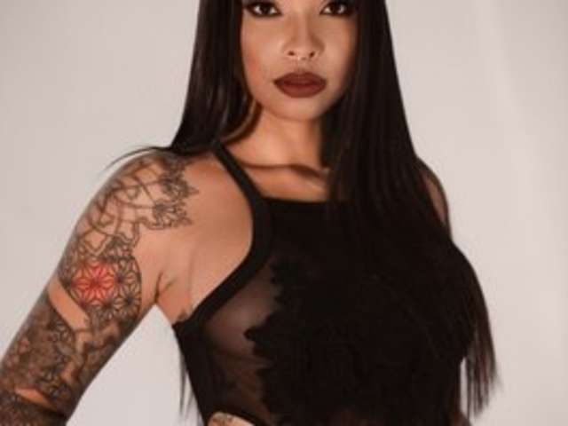 go to chat with cocodamore