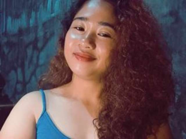 go to chat with curly-cute