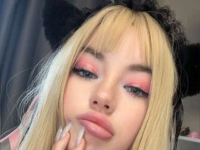 go to chat with cutie-mia