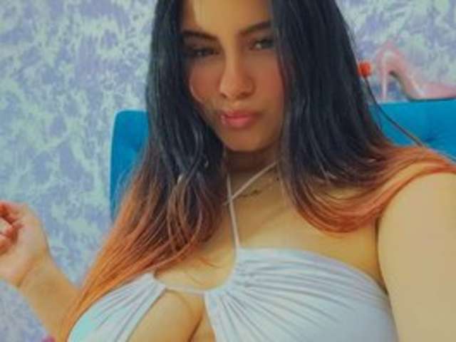 DANIELAVEGA amateur webcam photo