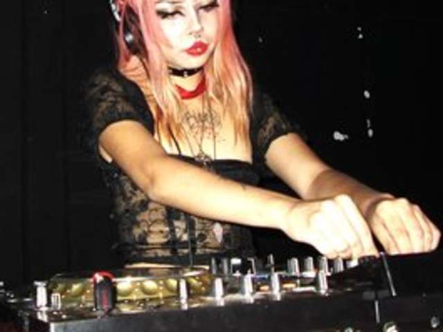 go to chat with djputridangel