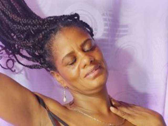 go to chat with ebony-cougar