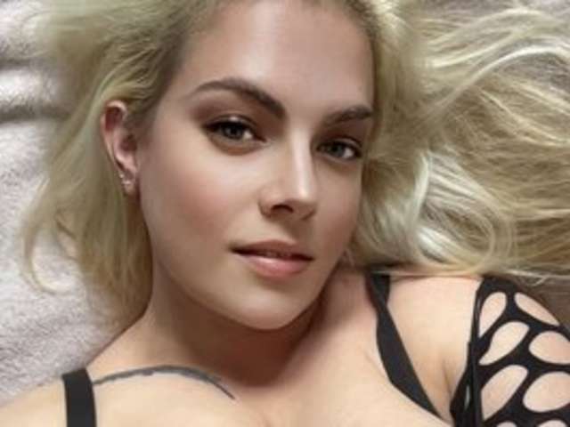 go to chat with elisemusee
