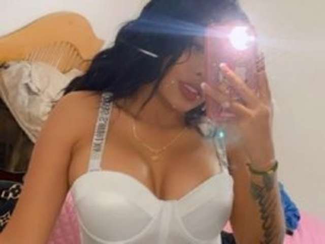 go to chat with emily-monroee