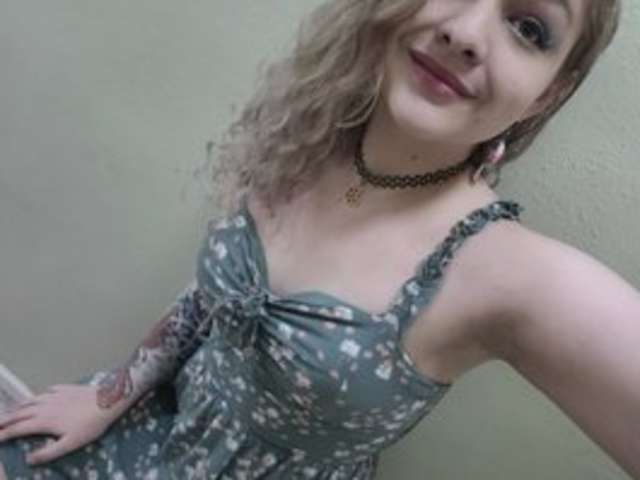 go to chat with emilyhaze