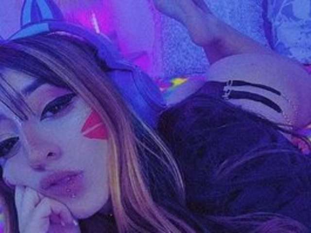 go to chat with genesis-moore