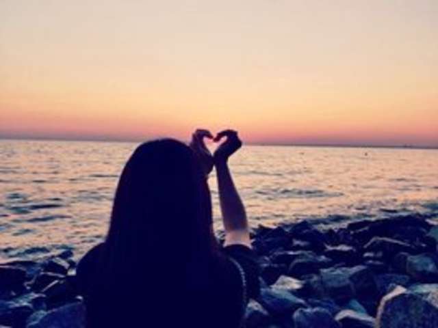 go to chat with hiilary19