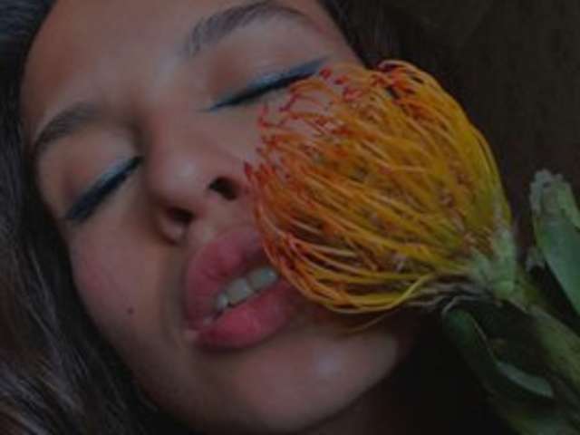 go to chat with honey-bunny-lola