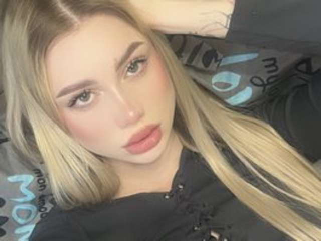 ICE-HOT amateur webcam photo