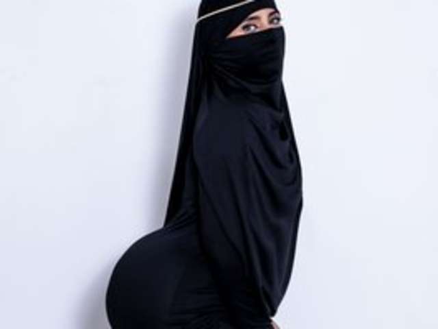go to chat with jasmin-hamdan