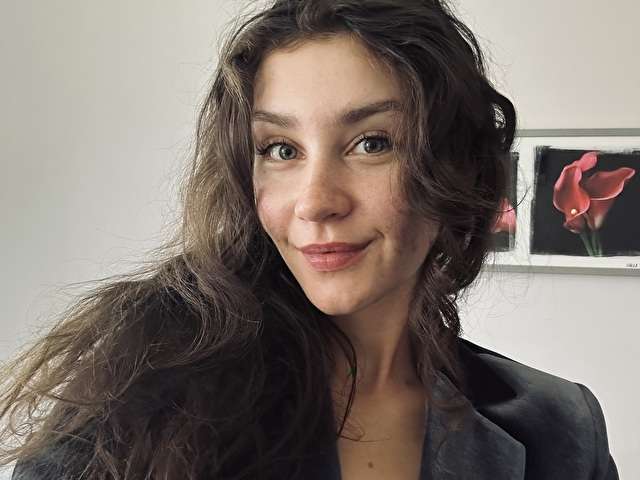 go to chat with joliePerfect