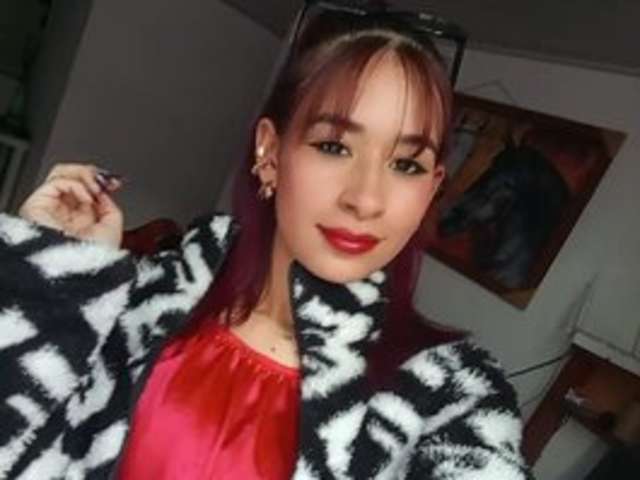 JULIETHAEVANS amateur webcam photo