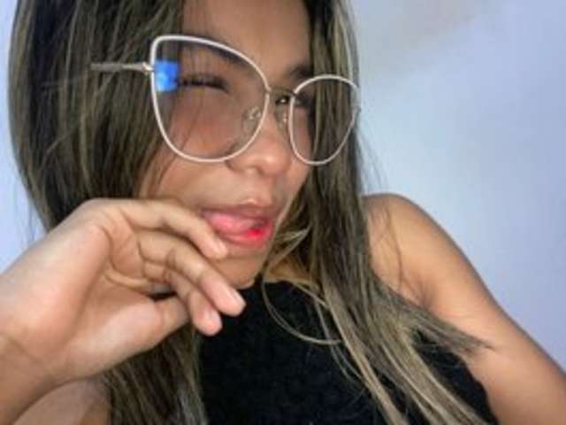 go to chat with karinna-santana