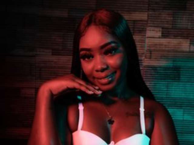 go to chat with karolebonyy1