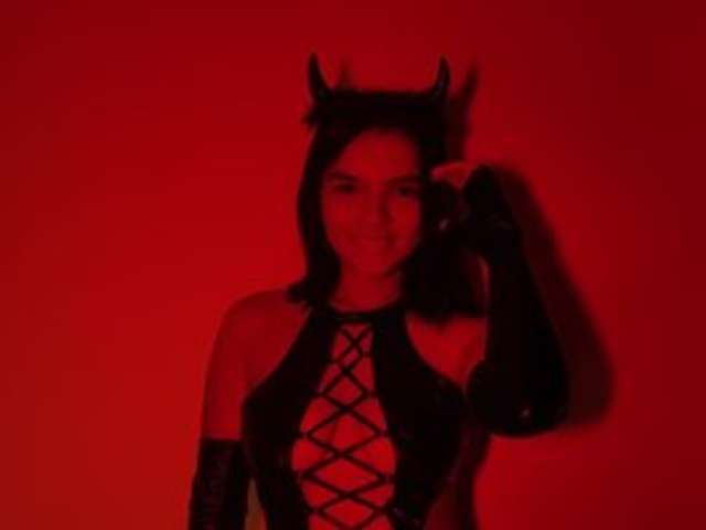 go to chat with lana-chavez