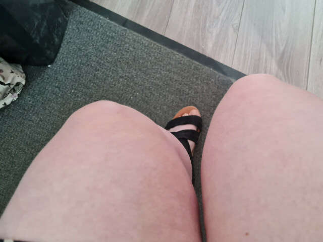 go to chat with laure3763